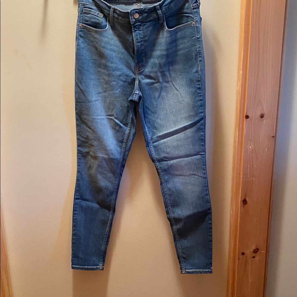 Old Navy High-Rise Rockstar Super Skinny Jeans